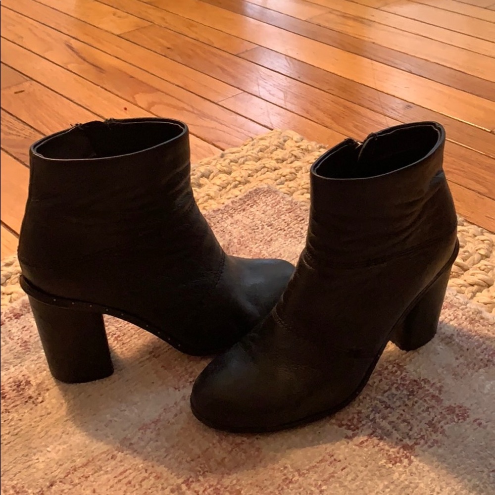 Splendid Black Booties - Picture 2 of 8